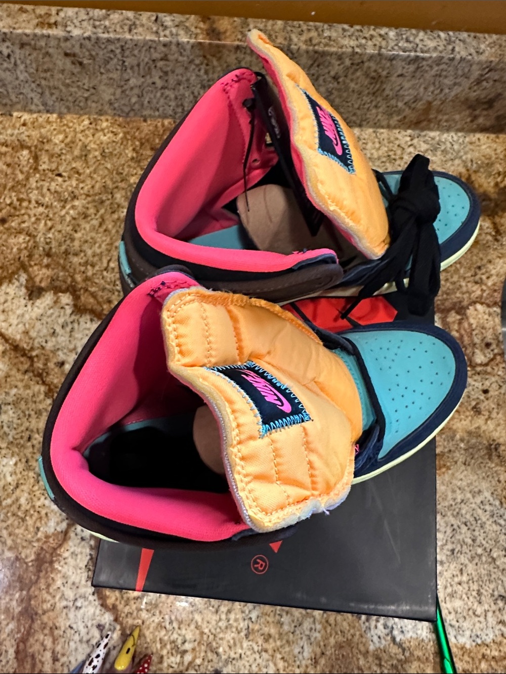 Air Jordan 1 retro High OG GS Sneaker- BIOHACK pinkBlack/Orange with Pink Laces - Picture 4 of 6